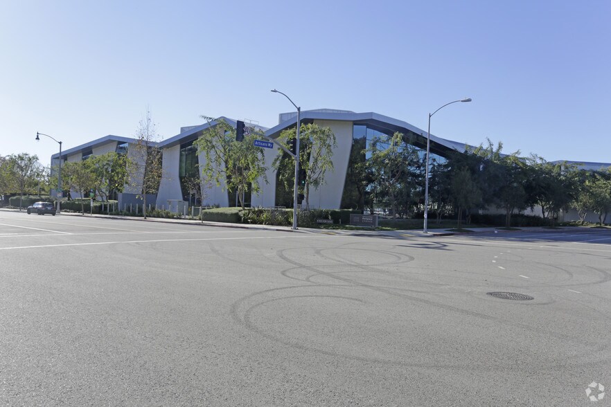 More Photos Of 12015 W Bluff Creek Dr, Playa Vista Loft Creative Space For Lease