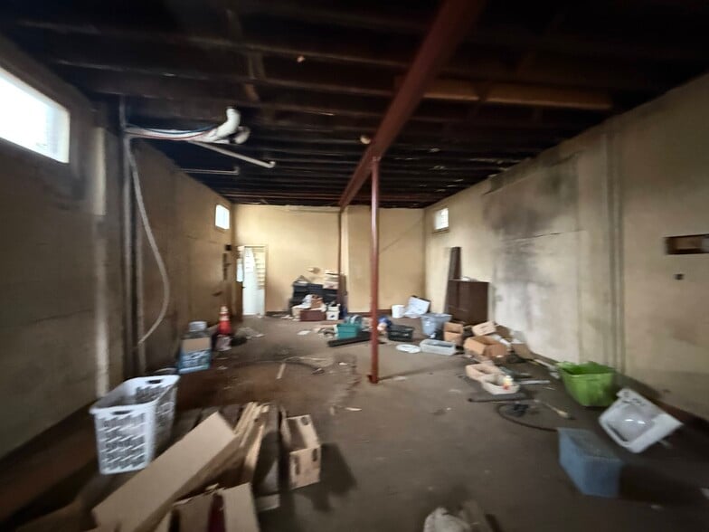 More Photos Of 836 S Mill St, New Castle Storefront Retail Residential For Sale