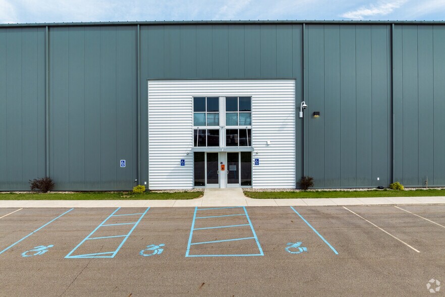 More Photos Of 211 Watkins Rd, Battle Creek Distribution For Lease