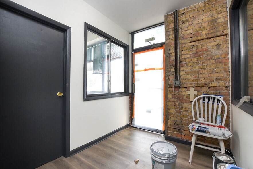 More Photos Of 3501 W Armitage Ave, Chicago Apartments For Lease