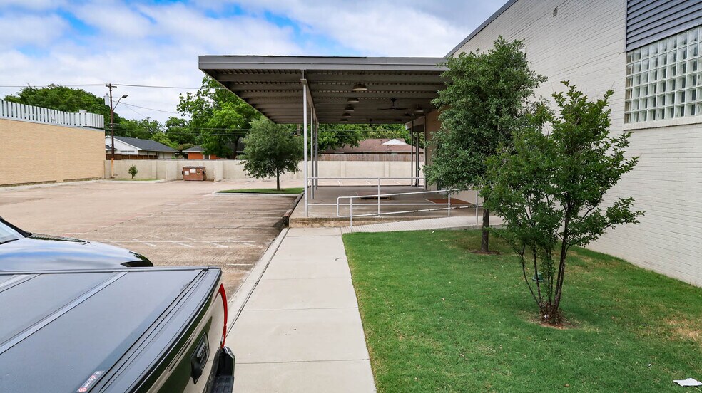 More Photos Of 500 Lockwood Dr, Richardson Office For Lease