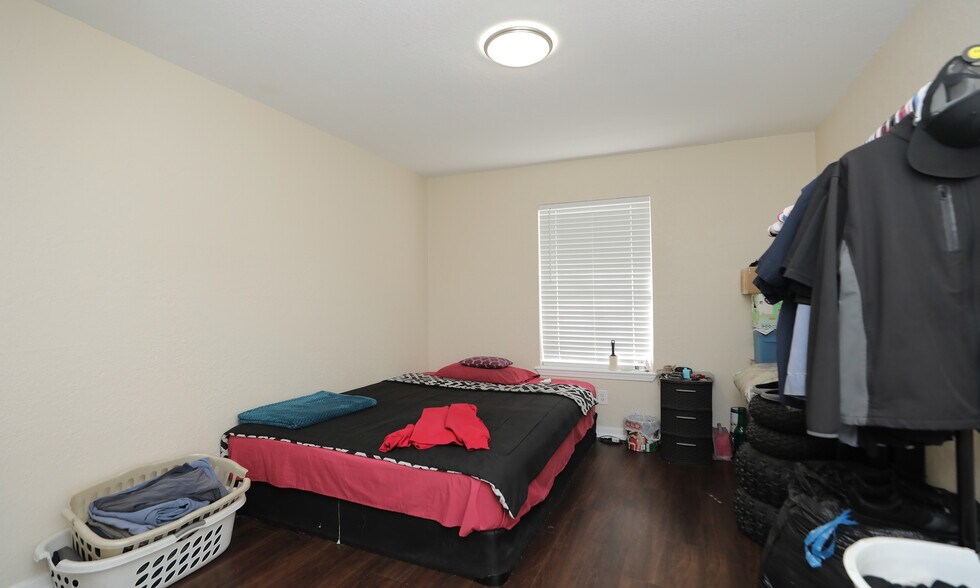 More Photos Of 14405-14411 Pine St, Santa Fe Apartments For Sale