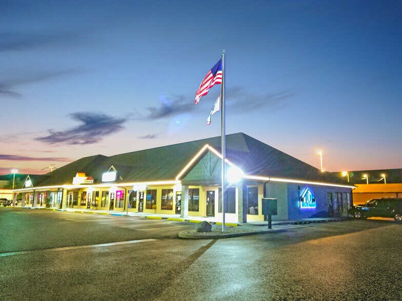 More Photos Of 721 W US Highway 50, O'Fallon Storefront Retail Office For Lease