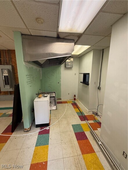More Photos Of 1420 Commerce St, Wellsburg Office For Lease