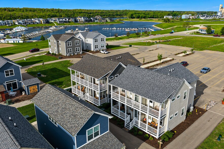 Primary Photo Of , Ottawa Multifamily For Sale