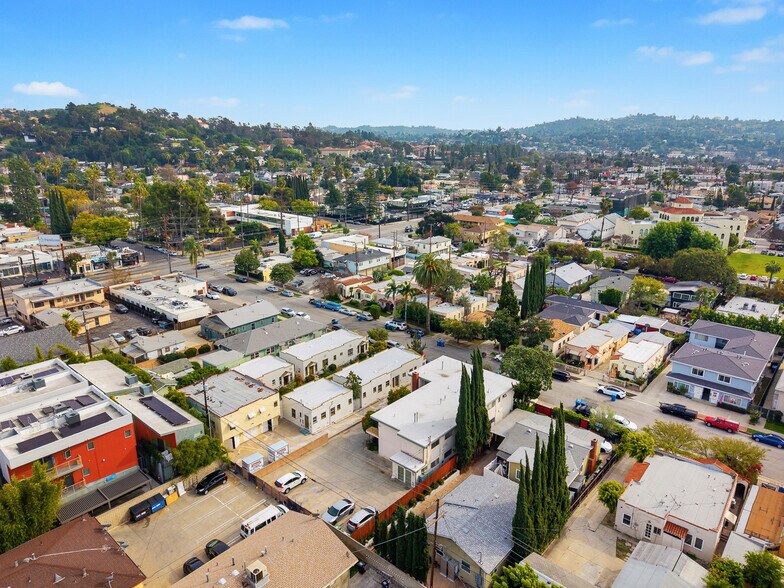 More Photos Of 2233 Addison Way, Los Angeles Apartments For Sale