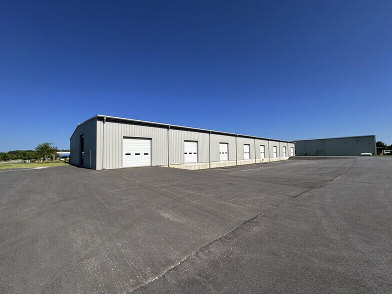 More Photos Of 3012 Hall Waters Dr, Wilmington Light Distribution For Lease