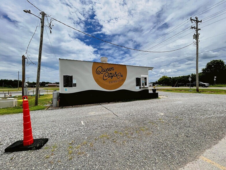 More Photos Of 120 W Peak Blvd, Muskogee Freestanding For Sale