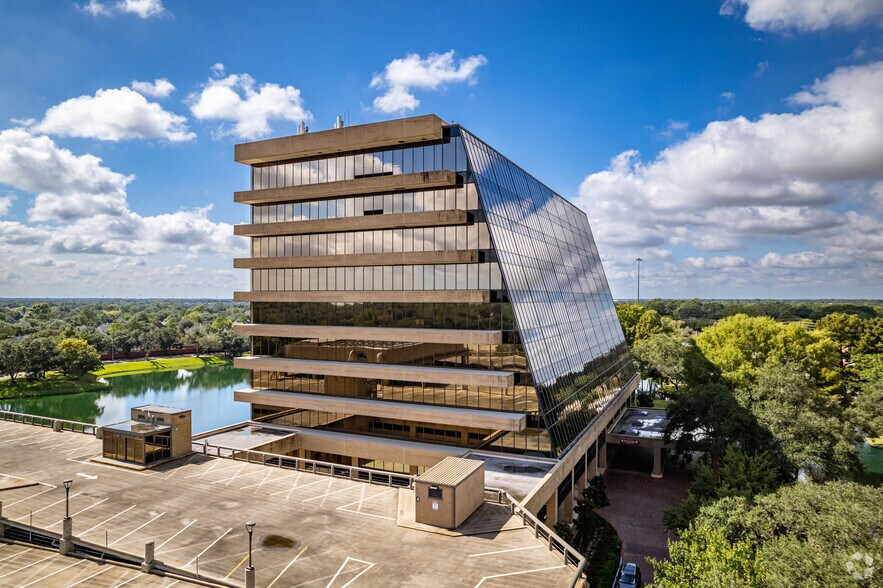 More Photos Of 14141 Southwest Fwy, Sugar Land Office For Lease