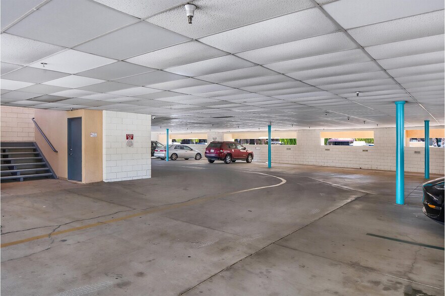 More Photos Of 44100 Monterey Ave, Palm Desert Office For Sale