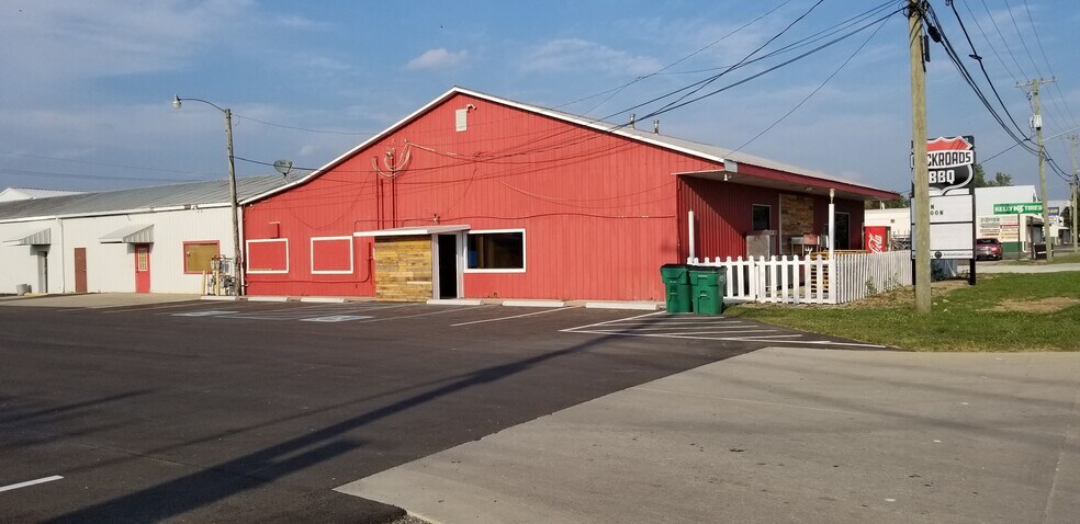 Primary Photo Of 1404 W South St, Lebanon Showroom For Lease