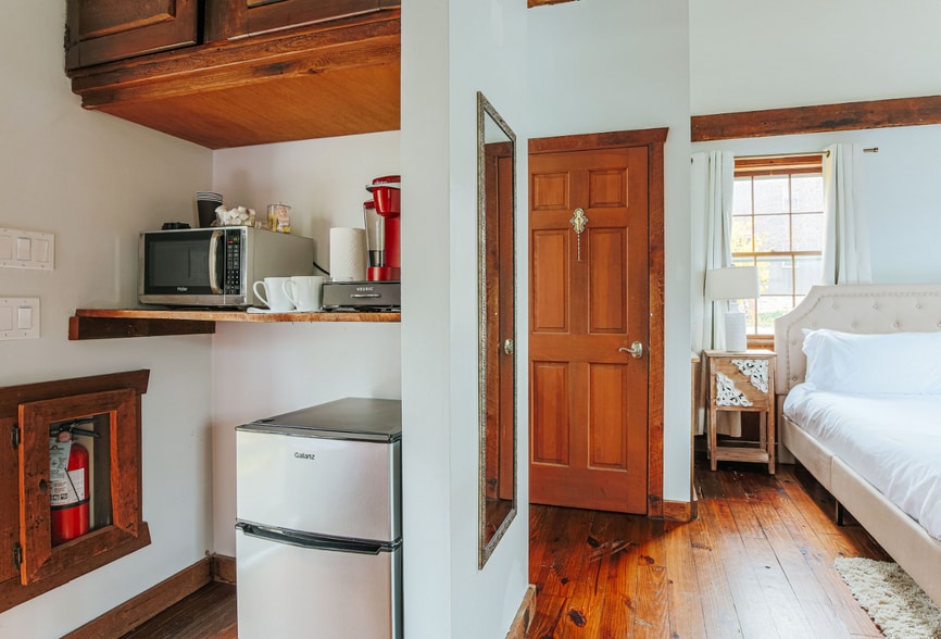 More Photos Of 352 Tye River Tpke, Vesuvius Hospitality For Sale