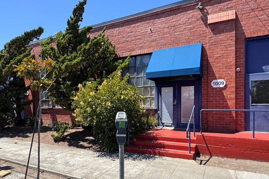 More Photos Of 1329 9th St, Berkeley Storefront Retail Office For Lease