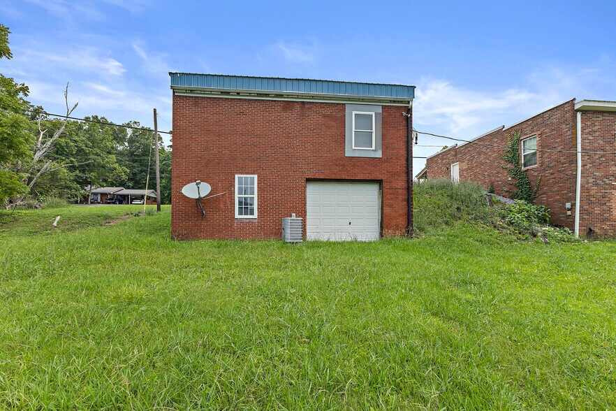 More Photos Of 6279 Blue Springs Pky, Mosheim Freestanding For Sale