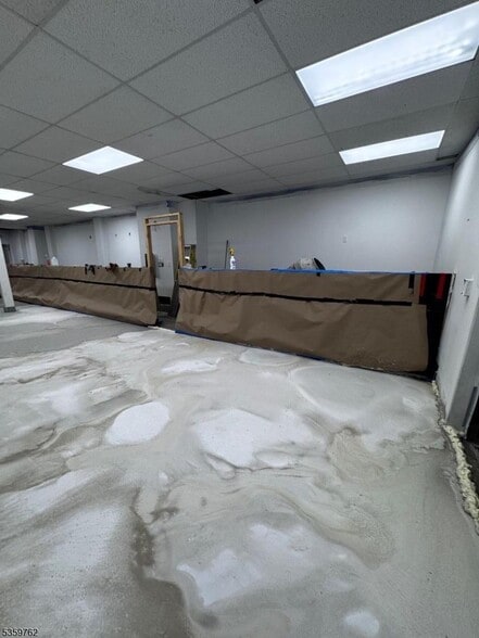 More Photos Of 119 W Broadway, Paterson Flex For Sale