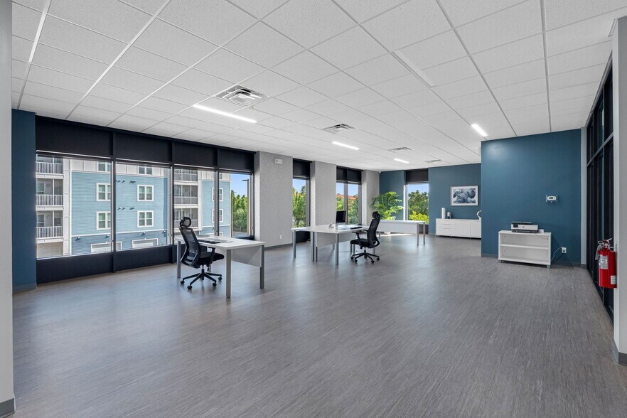 More Photos Of 18401 US Highway 19 N, Clearwater Office For Sale