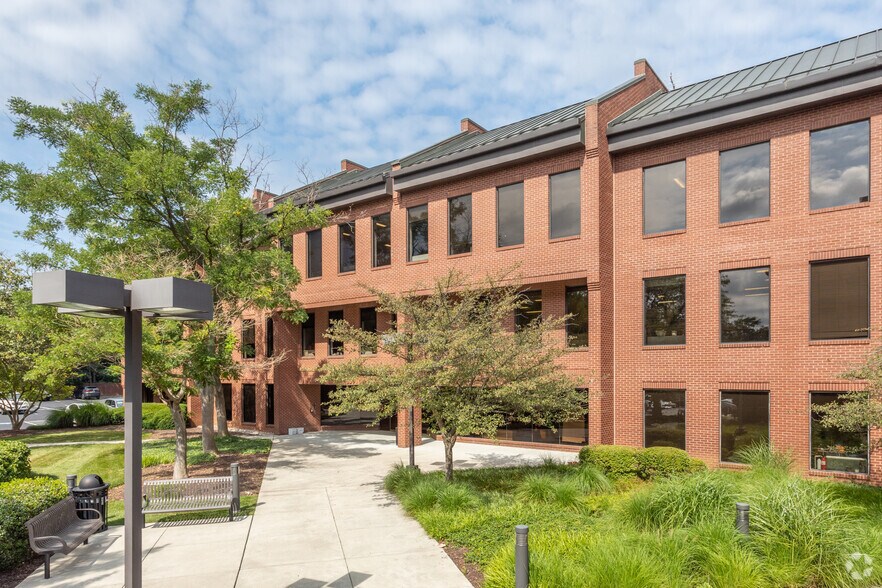 More Photos Of 8391 Old Courthouse Rd, Vienna Office For Lease