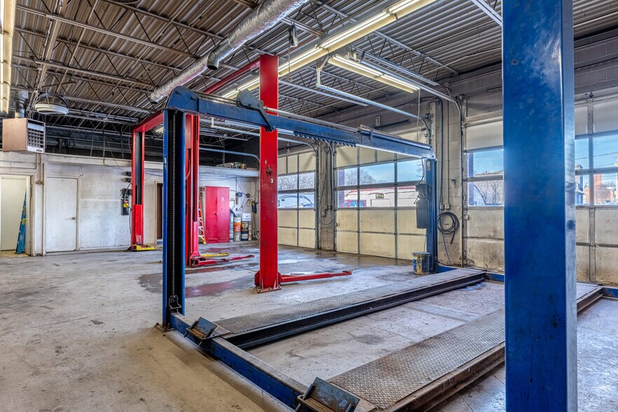 More Photos Of 1355 N Fairfield Rd, Dayton Auto Repair For Lease