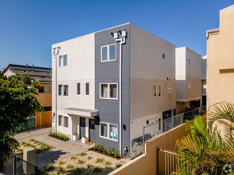 More Photos Of 635 N Harvard Blvd, Los Angeles Apartments For Sale