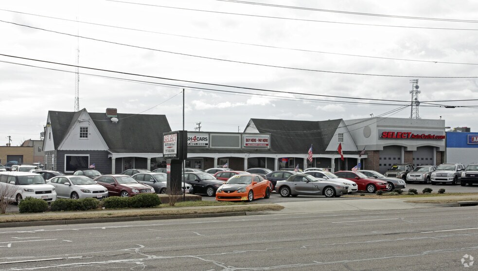 More Photos Of 4933-4935 Virginia Beach Blvd, Virginia Beach Auto Dealership For Lease