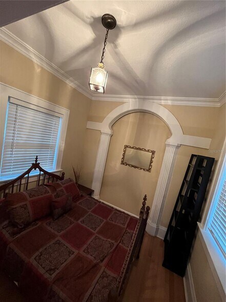 More Photos Of 1200 W Lake Otis Dr Se, Winter Haven Specialty For Sale