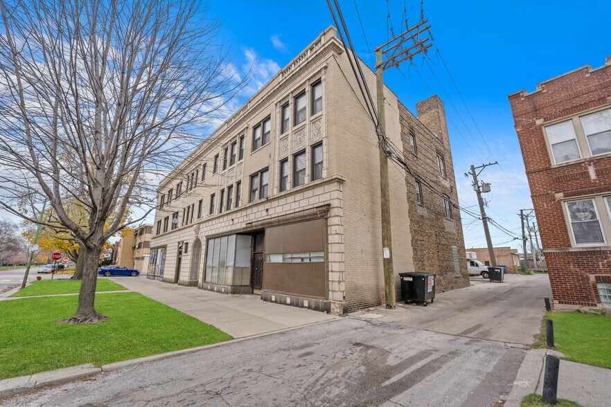 More Photos Of 353 E 79th St, Chicago Storefront Retail Residential For Sale