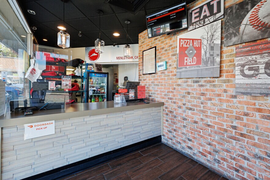 More Photos Of 3401 Middlefield Rd, Menlo Park Convenience Store For Sale