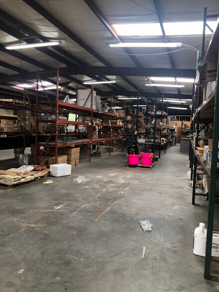 More Photos Of 489 Southgate Rd, Dothan Warehouse For Lease
