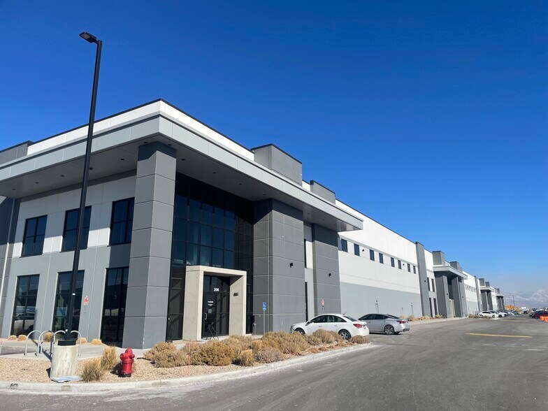 More Photos Of 6338 W 700 N, Salt Lake City Distribution For Lease