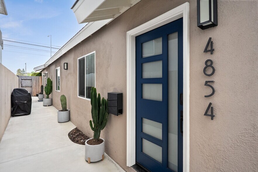 More Photos Of 4852 S Centinela Ave, Los Angeles Multifamily For Sale