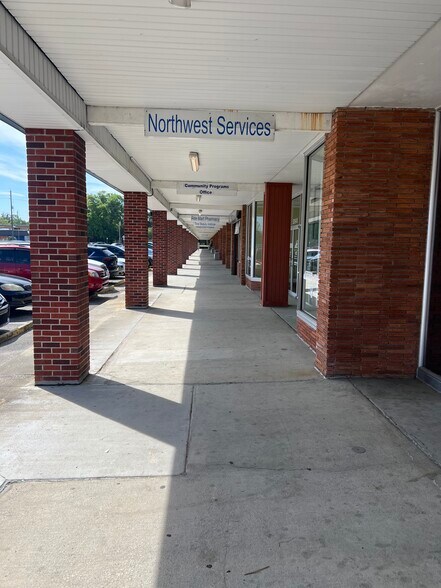 More Photos Of 5200-5322 Pearl St, Jacksonville Unknown For Lease