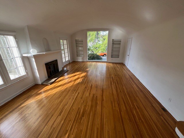 More Photos Of 1040 S Longwood Ave, Los Angeles Apartments For Sale