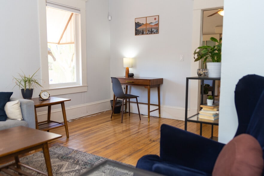 More Photos Of 531 E Lynwood St, Phoenix Office Residential For Sale