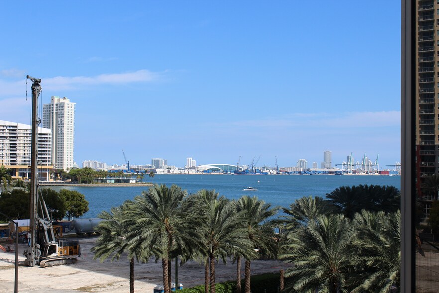 More Photos Of 1300 Brickell Bay Dr, Miami Apartments For Sale