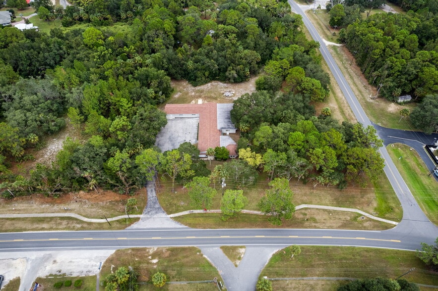 More Photos Of 377 Highway 40 W, Inglis Flex For Lease