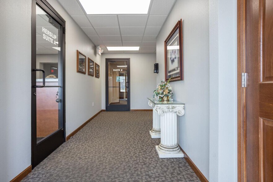 More Photos Of 2000 Burdick Expy E, Minot Office For Sale