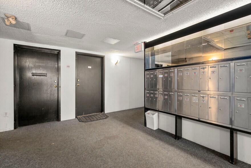 More Photos Of 1555 Graveley St, Vancouver Apartments For Sale