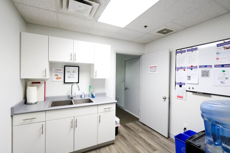 More Photos Of 26620 56 Ave, Langley Twp Warehouse For Sale