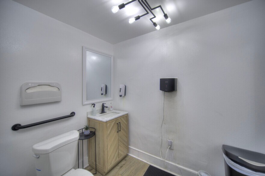 More Photos Of 9793 Live Oak Blvd, Live Oak Storefront Retail Office For Sale