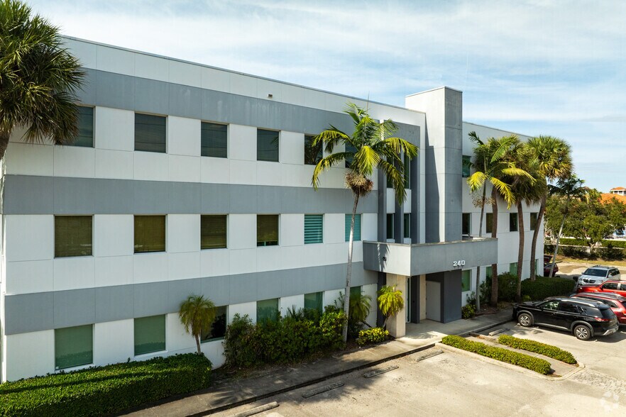 More Photos Of 240 NW Peacock Blvd, Port Saint Lucie Medical For Lease