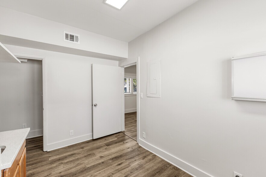 More Photos Of 138 E Gore St, Orlando Medical For Sale