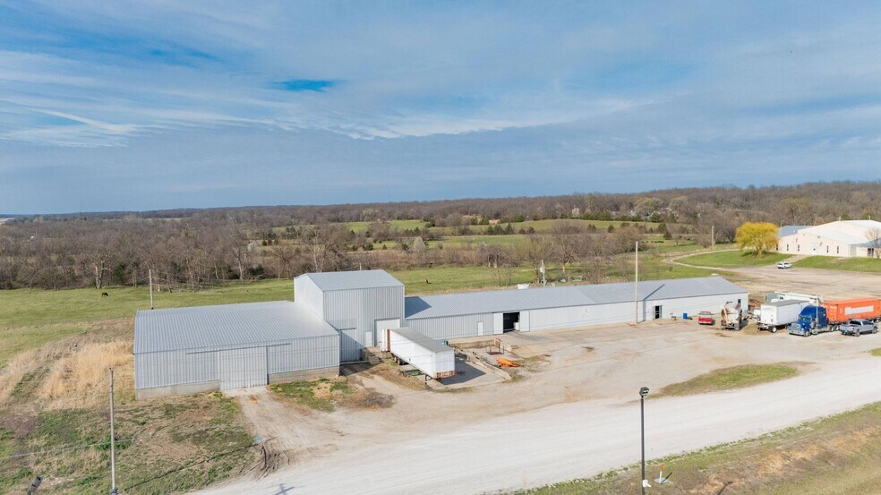 More Photos Of 9705 SE 1300th Rd, Humansville Industrial For Sale