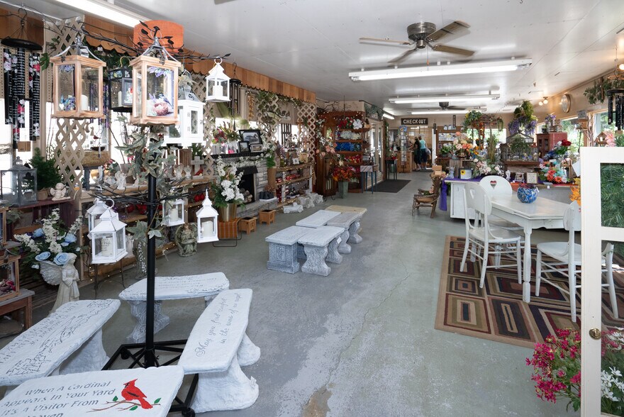 More Photos Of 180 Davis St, Croswell Garden Center For Sale