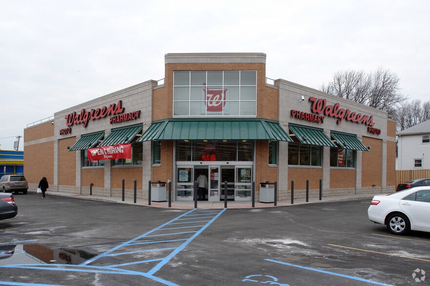 More Photos Of 1973 Forest Ave, Staten Island Drugstore For Sale