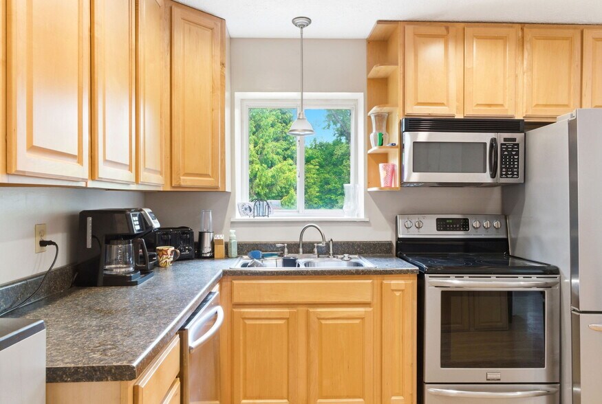 More Photos Of 10 Fairway Dr, Springboro Office Residential For Sale