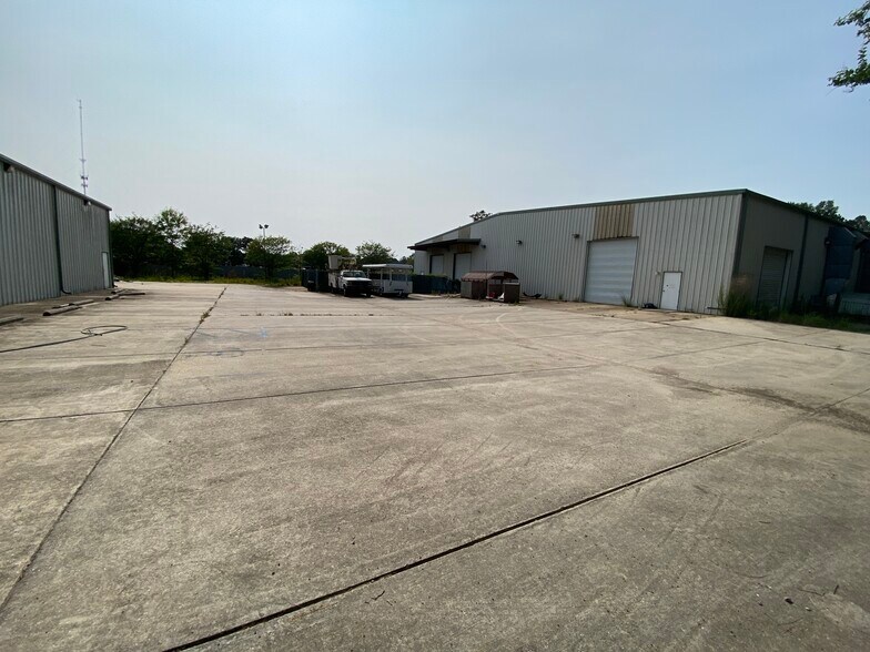 More Photos Of 241 Highway 1085, Madisonville Warehouse For Lease