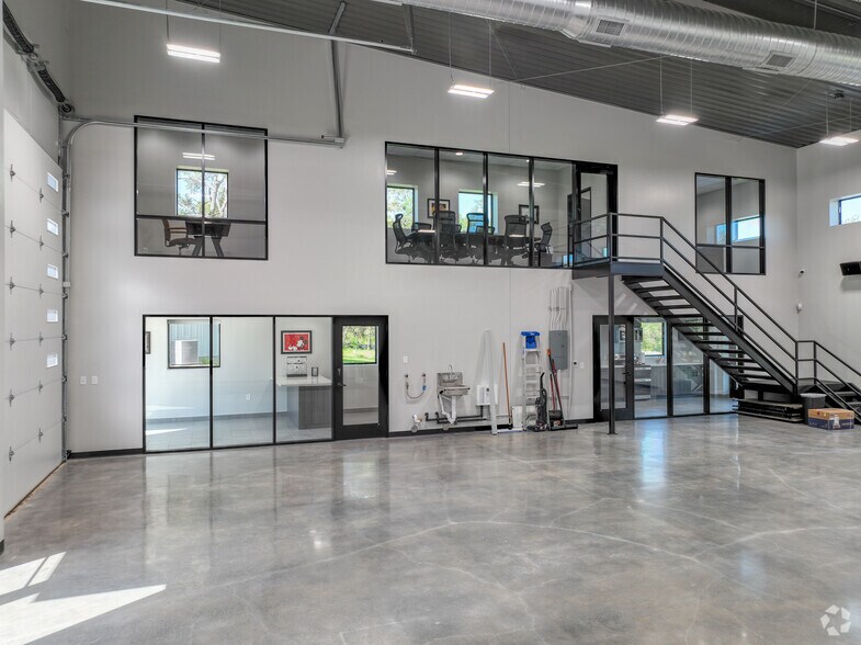 More Photos Of 113 Cantera Way, Georgetown Light Distribution For Lease