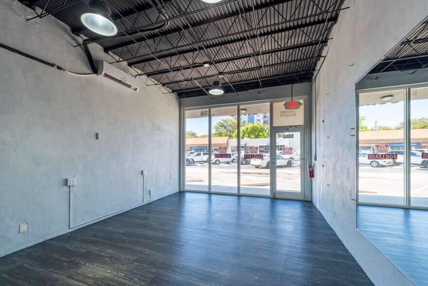 More Photos Of 1051-1057 SE 17th St, Fort Lauderdale Storefront Retail Office For Lease