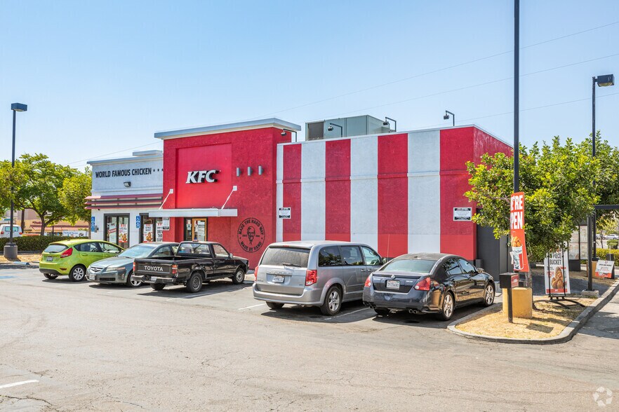 More Photos Of 7012-7220 Broadway, Lemon Grove Unknown For Lease