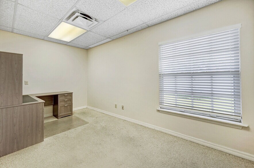 More Photos Of 1801 Sarno Rd, Melbourne Medical For Sale